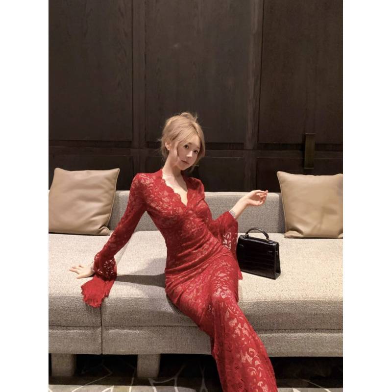 Vintage Black Lace dress Women's Spring Long-sleeved Waisted Slim-fit Skirt French Style Elegant Sheath Long Dress Vintage Black Lace dress Women's Spring Long-sleeved Waisted Slim-fit Skirt French Style Elegant Sheath Long Dress