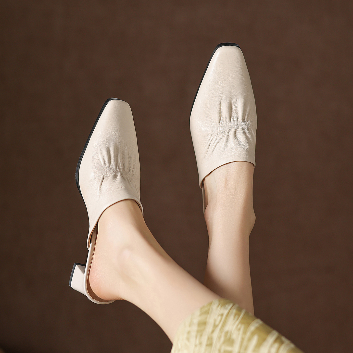 Sandal nữ bít mũi hở gót cao gót thô 5 cm, da bò mùa xuân hè — đen