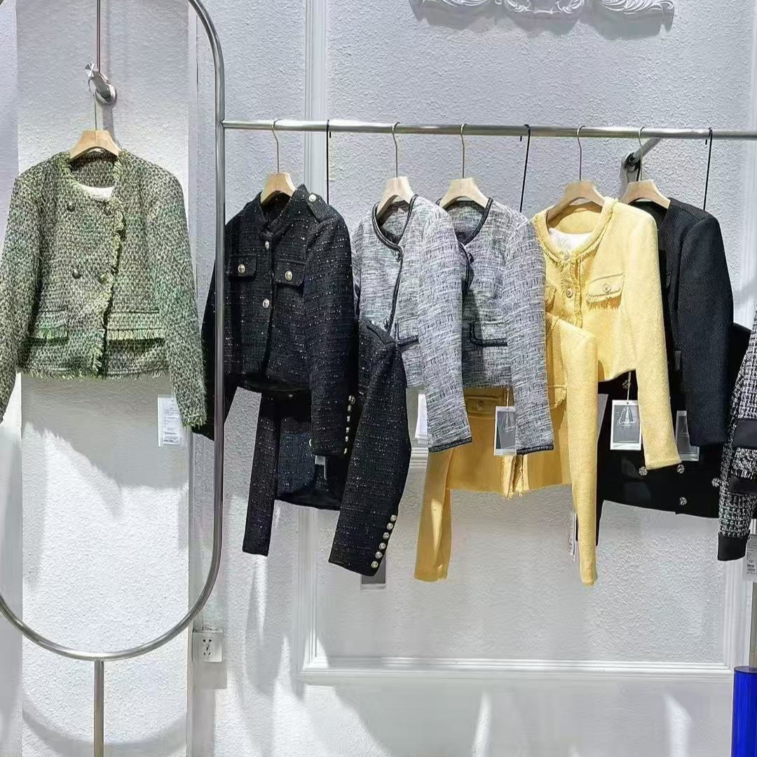 2025新款小香风鹅羽绒服高级感女装外套精致潮流气质保暖外套批发