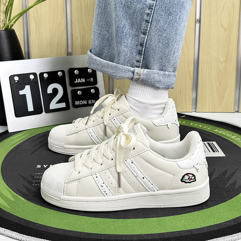Autumn 2024 new chic student white shoes dessert girl shell head sneakers casual skateboard shoes Autumn 2024 new chic student white shoes dessert girl shell head sneakers casual skateboard shoes