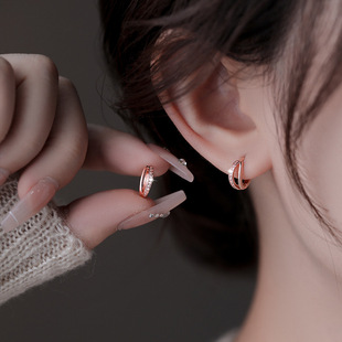 �͹�΢��ʯ�ʽ��ȦŮ2026�¿��õ���߼��ж��h�B�������