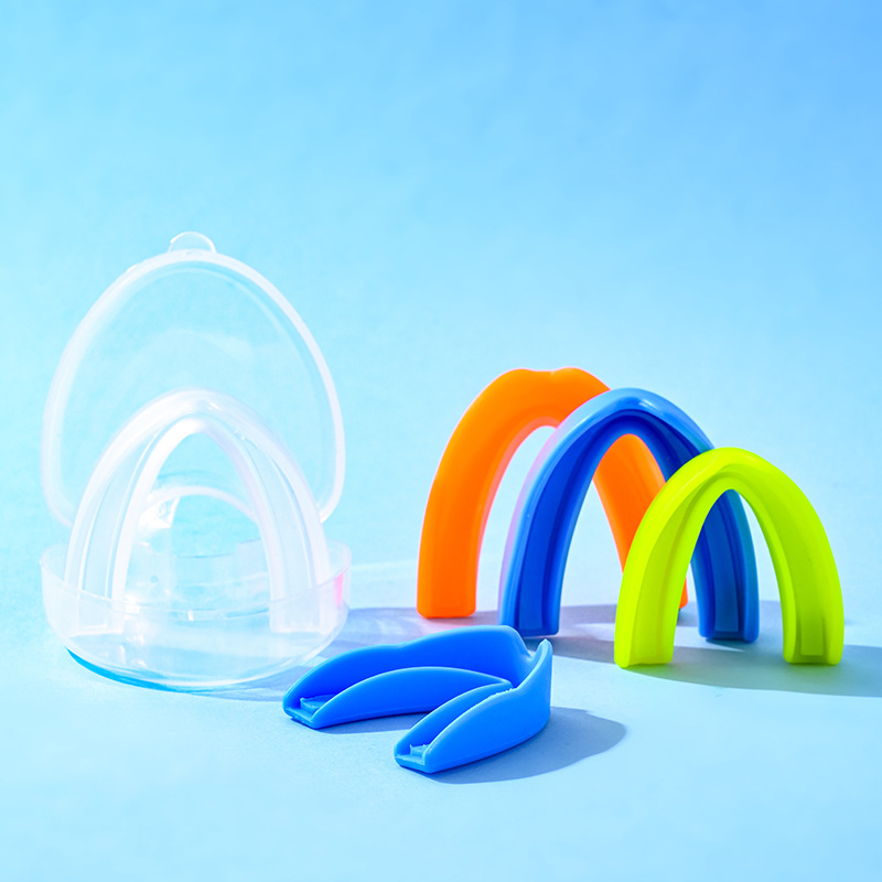 Sanda caliente que forma los apoyos boxeo baloncesto anti-ronquidos anti-molar apoyos tirantes transfronterizos de protección dental deportiva para niños vendedores calientes