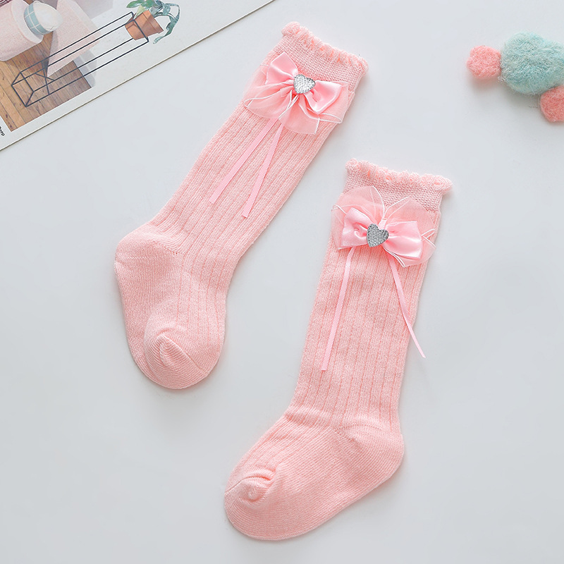 Calcetines de las niñas al por mayor de primavera y otoño calcetines de media pantorrilla de bebé niños de arco calcetines de princesa rojo brillante un mes de edad festivo