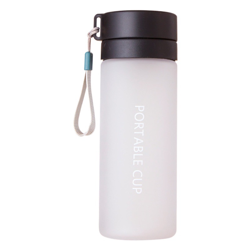 Taza de agua taza de plástico al por mayor deportes botella de agua esmerilado doble cubierta de alto aspecto de gran capacidad hombres y mujeres celebridad de Internet taza de agua estudiante