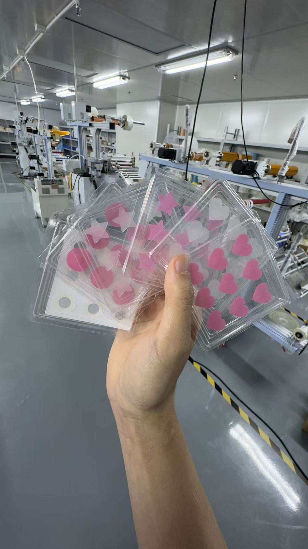 Mikro İğneli Sivilce Yaması Su Hidrokolloid Emicilik Iltihaplı Sivilce Absorbsiyonu Yüz Kusurları Kapatıcı Temizleyici Sivilce Yaması Fabrika Özel Sipariş Çözünebilir Sivilce Yaması