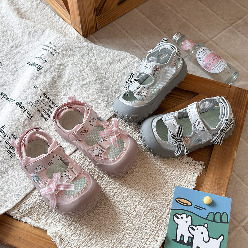 Zapatos deportivos de encaje de arco para niños primavera y verano 2026 nuevos zapatos de entrenamiento de moda para niñas multifuncionales zapatos de malla