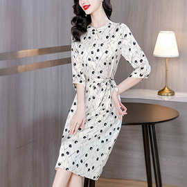 yjr9123时尚气质系带收腰连衣裙女2025春季新款中年妈妈装裙子