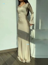 Solid round neck long sleeved skirt��ɫ�A�I�����@���L��ȹŮ