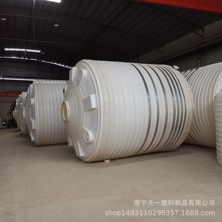 滚塑牛筋塑料水箱水塔,工地储水箱,pe水箱,各型号塑料化工储罐厂