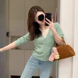 开春韩系穿搭绿色v领短款开衫外套女春秋季假两件毛衣针织衫上衣