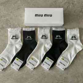 新款miumiu袜子盒装五双装中筒女袜四季款韩版ins潮字母运动袜