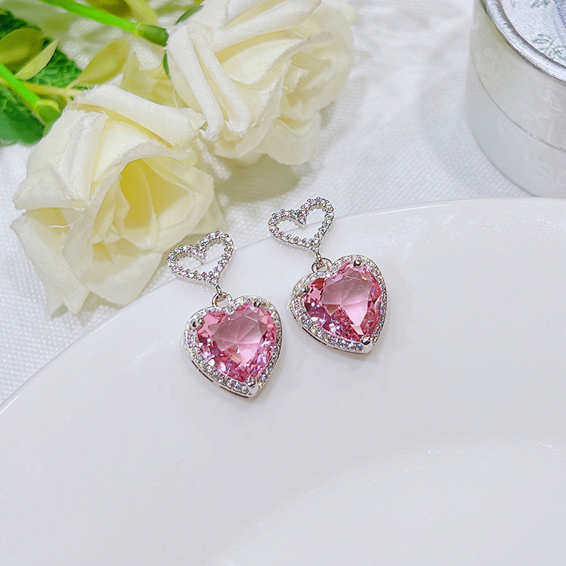 1 Pair Sweet Heart Shape Hollow Out Inlay Copper Zircon Drop Earrings display picture 2