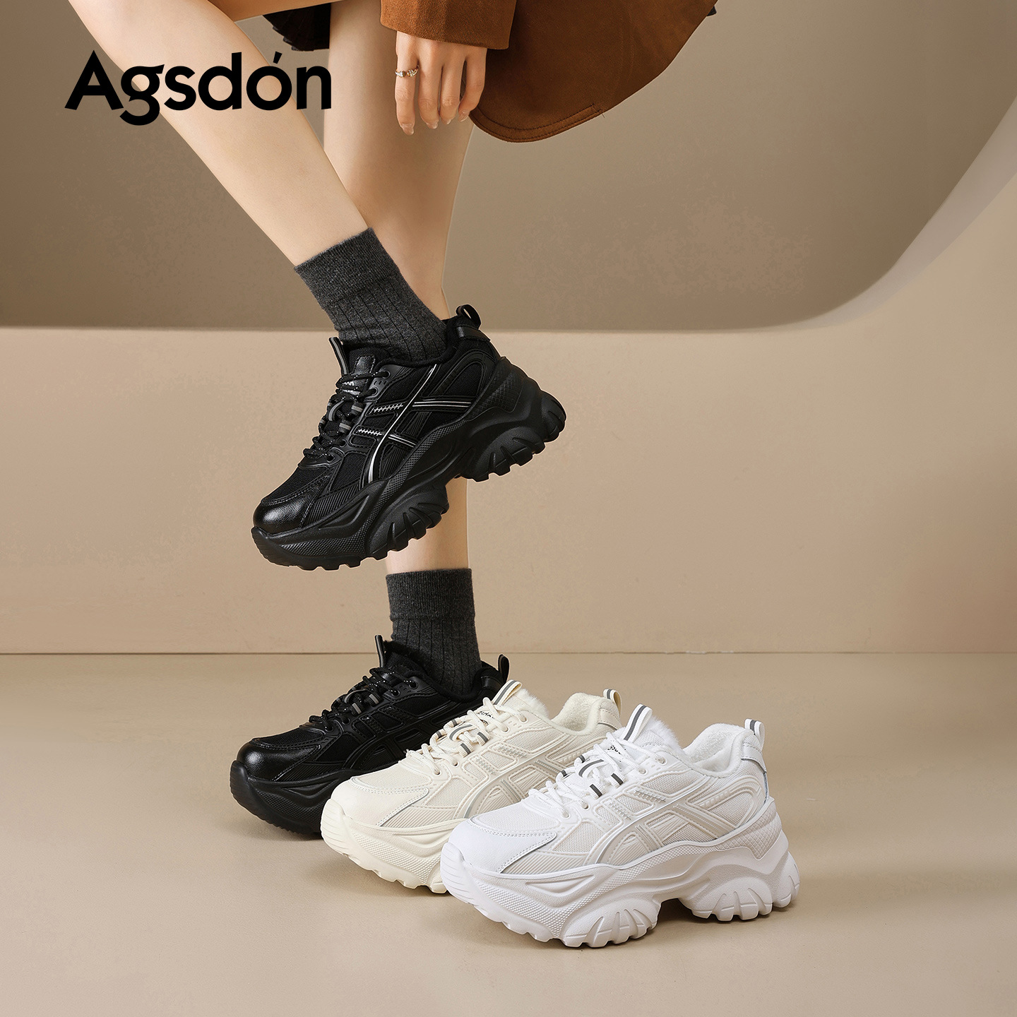 Augu Lion Deng Jia terciopelo zapatos de papá y mujer 2025 nuevo invierno engrosado terciopelo zapatos deportivos de algodón suela gruesa zapatos casuales