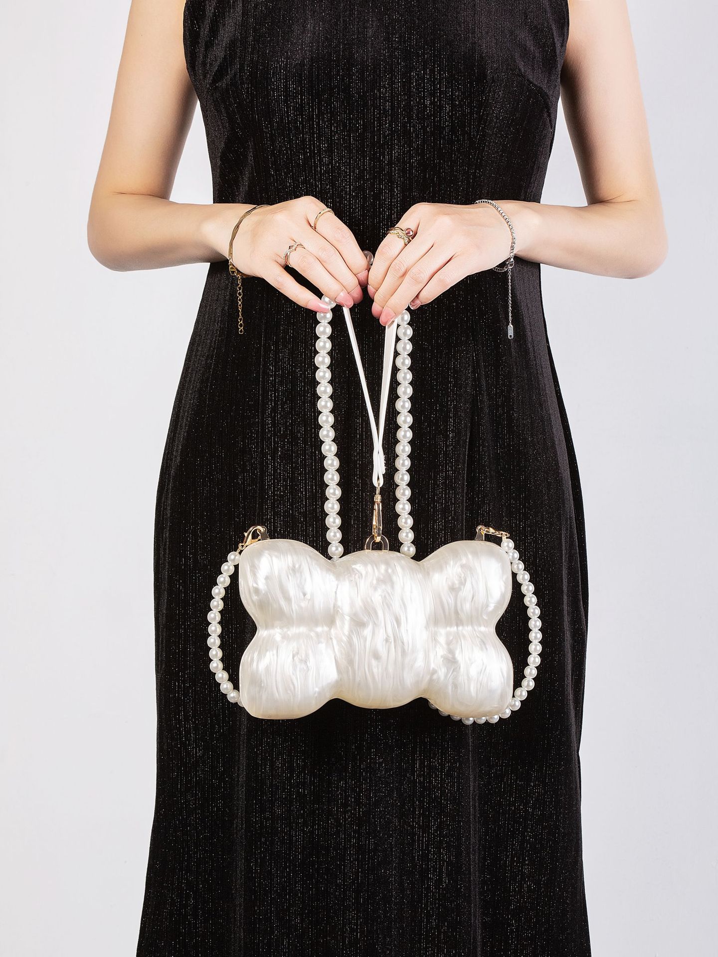 540g Weight Cotton Lining Material Magnetic Buckle Closure Type Single Shoulder Strap, Top Handle Strap Type Evening Bag Bags Type Club, Party Occasion Acrylic Material Heart Shape, Bow Knot Pattern All Seasons Season Women's Gender Elegant Style Square, Oval Shape Arylic Heart Shape Bow Knot Square Oval Evening Bags 19