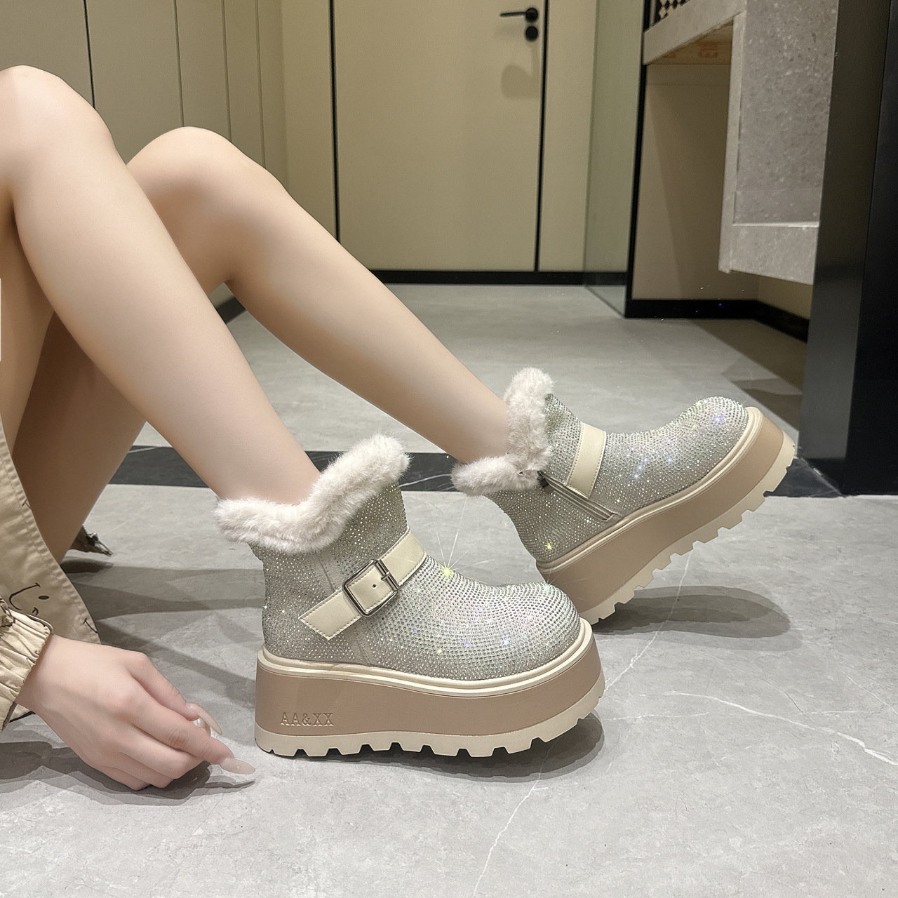 网红满天星水钻毛毛雪地靴女冬2025新款加绒加厚棉靴子厚底棉鞋