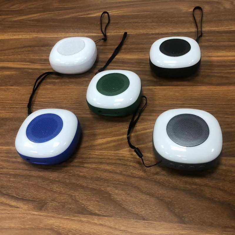 RGB ランニングライトギフト Bluetooth 小型スピーカー 屋外ミニワイヤレスポータブル発光スピーカー RGB 照明効果|undefined