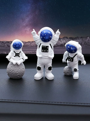 Car ornaments, Astronaut Car Center Console