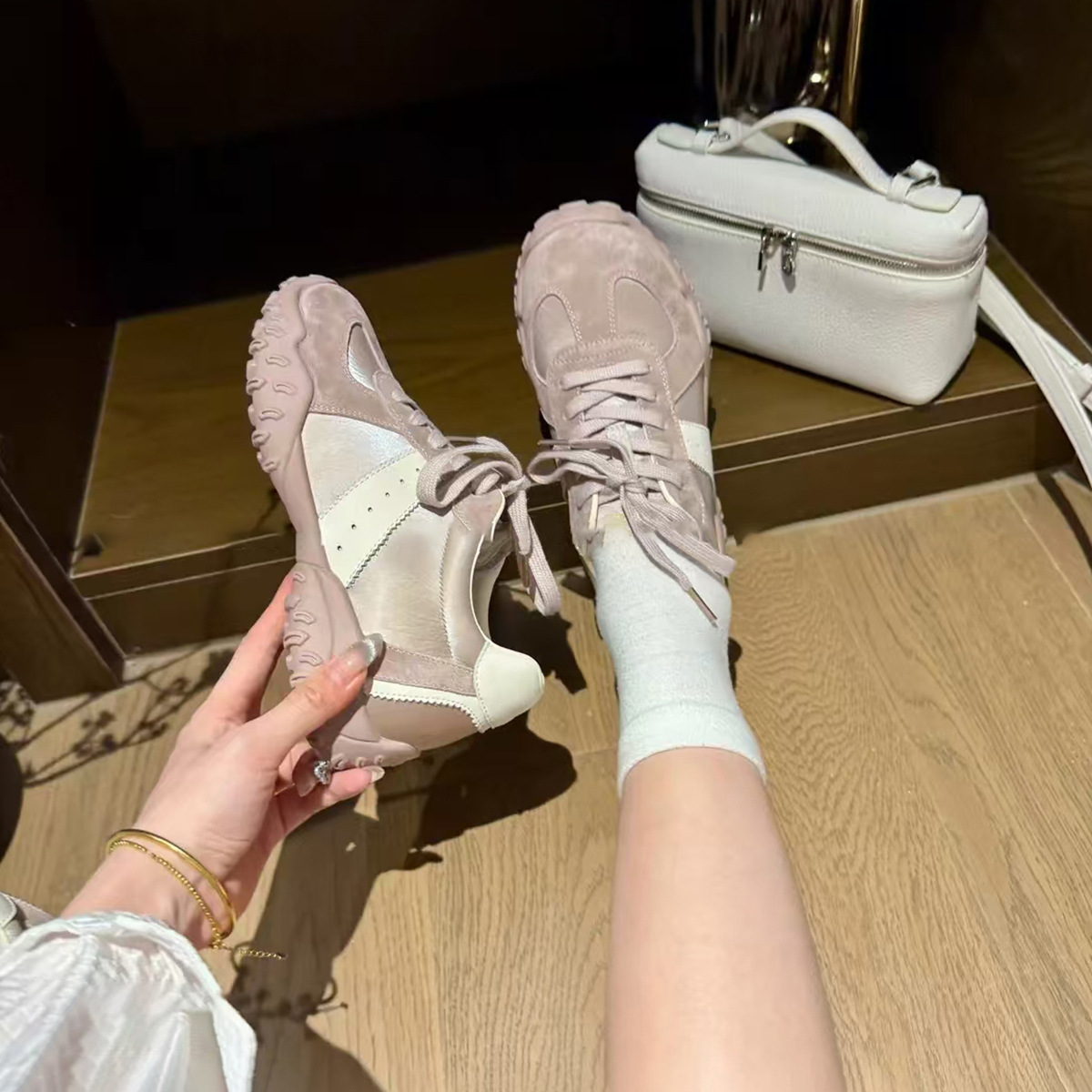 Zapatos de entrenamiento de cuero anti-deslizante de suela gruesa para mujeres 2025, nuevos zapatos de primavera para mujeres, zapatos de suela suave para mujeres