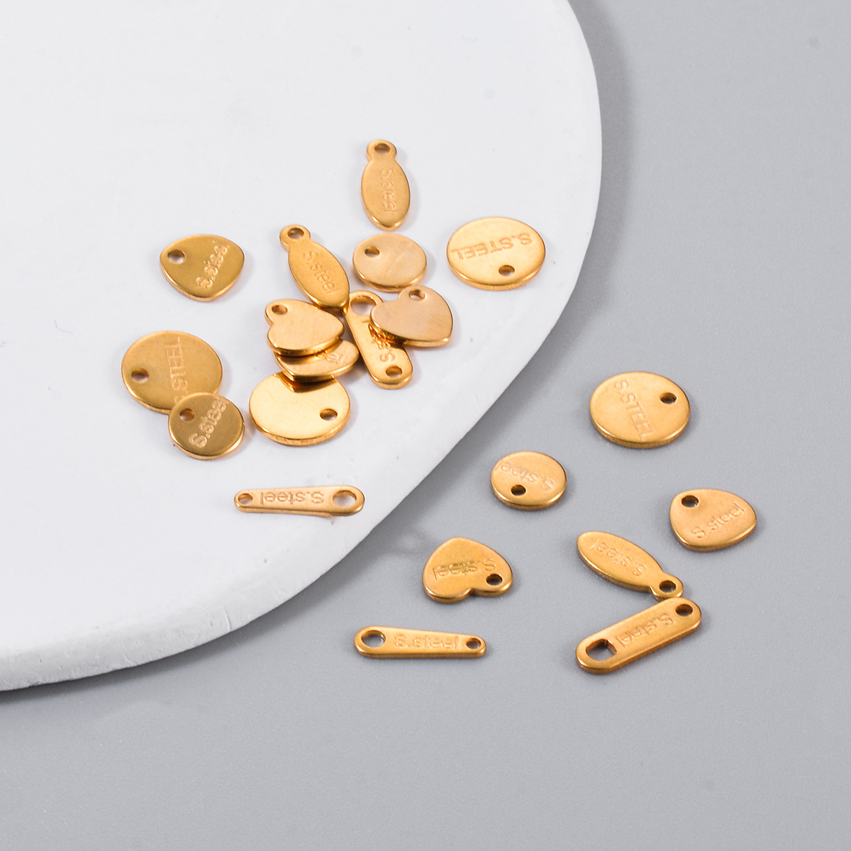 50 Piezas/Paquete Diámetro 4mm Diámetro 7mm Diámetro 8mm Acero Inoxidable 216 Letra Colgante display picture 6