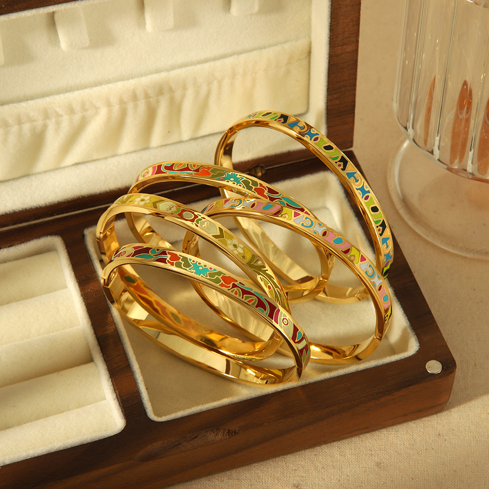 Nueva pulsera de esmalte pintada de verano de estilo europeo y americano de acero inoxidable chapado en oro de 18 quilates joyas de alta calidad para mujeres