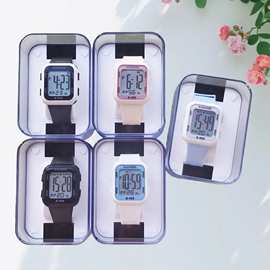 新款学生方形电子手表运动计时闹铃多功能数字夜光时尚电子表批发
