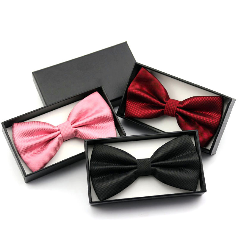 Solid color bow tie