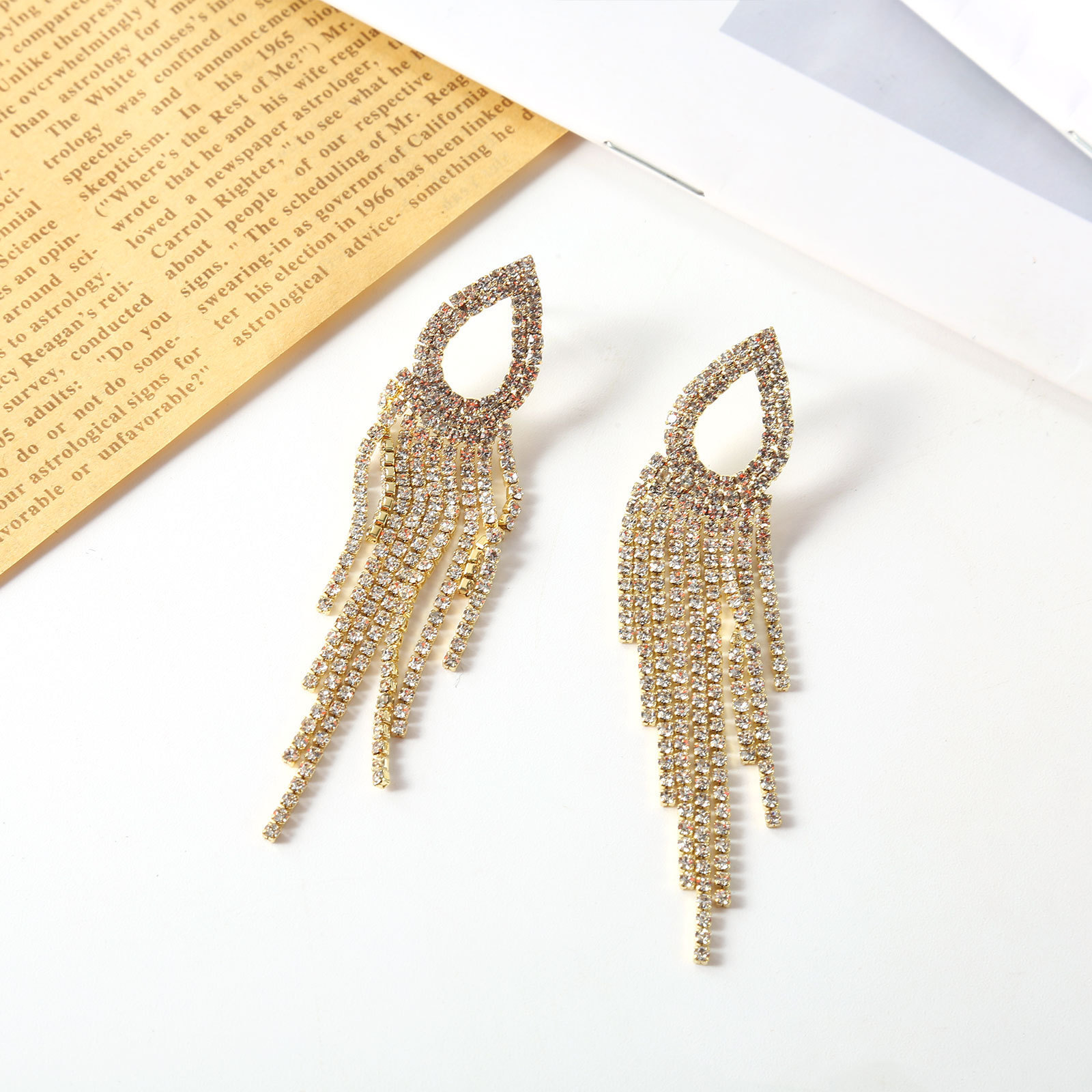 1 Pair Simple Style Flower Metal Tassel Plating Rhinestones Women's Drop Earrings display picture 6