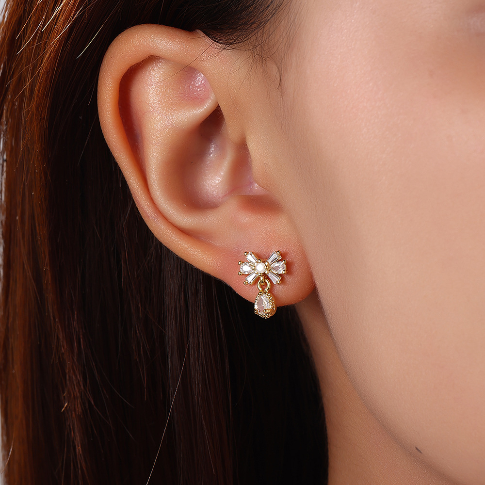 7g Weight Copper Ear Needle Material 18K Gold Plated Plating Material Zircon Inlay Material Ear Studs Classification 1 Piece Quantity Daily Occasion Copper Material Geometric, Heart Shape, Crown Pattern All Seasons Season Women's Gender Inlay Design Sweet Style 1 Piece Sweet Geometric Heart Shape Crown Inlay Copper Zircon 18K Gold Plated Ear Studs 28