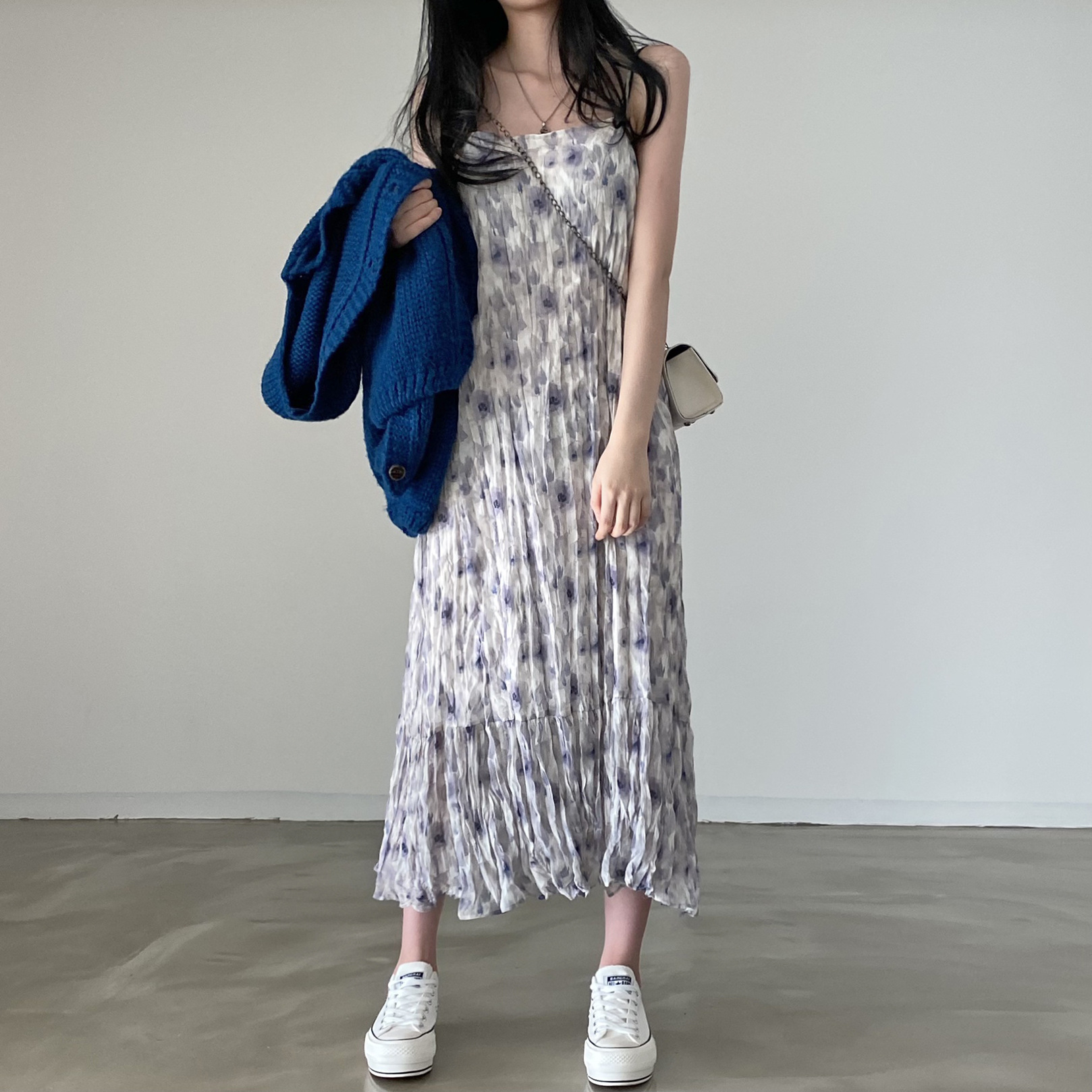 韩国chic夏季新款复古压褶设计水墨印花中长款显瘦吊带连衣裙