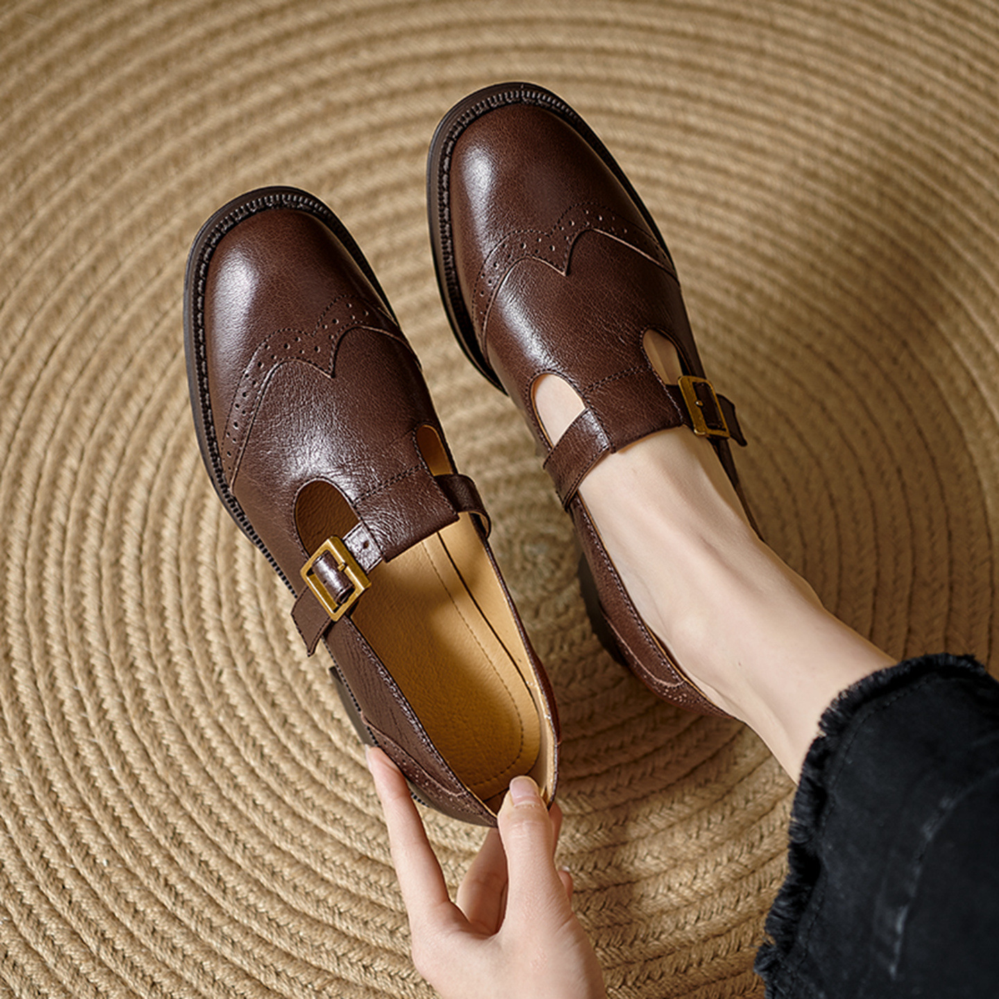 Giày Mary Jane nữ quai chữ T da bò gót dày phong cách brogue — màu nâu