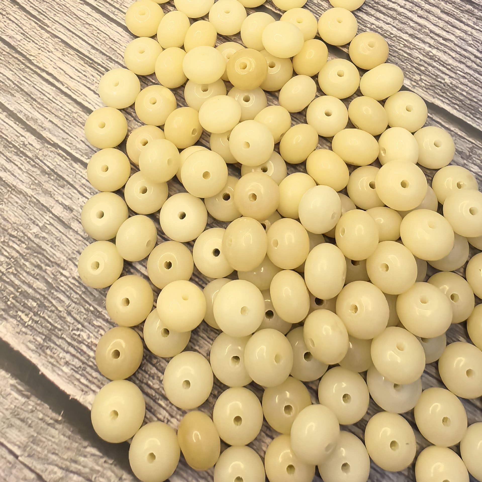 Кремовые яблочные бусины 9X12мм