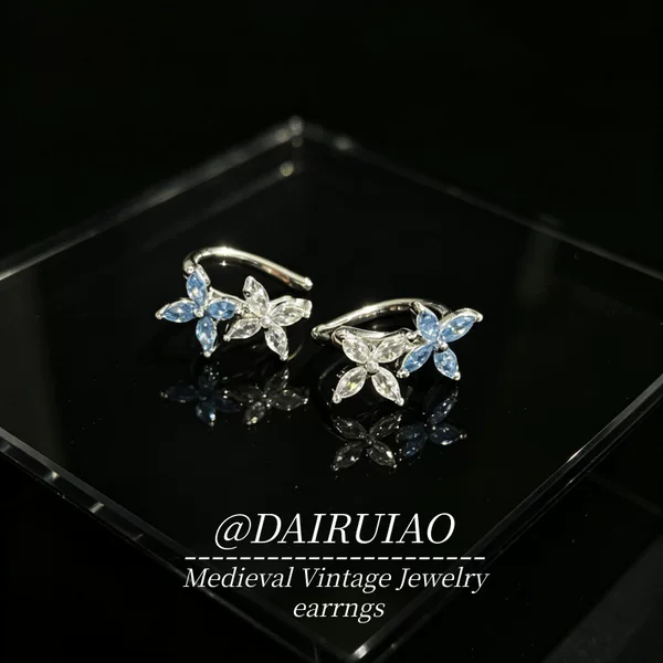 French-style minimalist vintage exquisite earrings, light luxury with a high-end feel, niche design earrings for women, 2026 new model