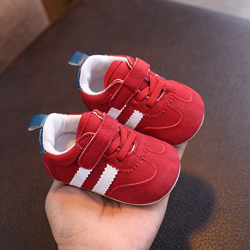Zapatos para bebés primavera y otoño 3 - 12 meses para bebés varones velcro transpirable 0 a 1 año de suela suave antideslizante zapatos de paso