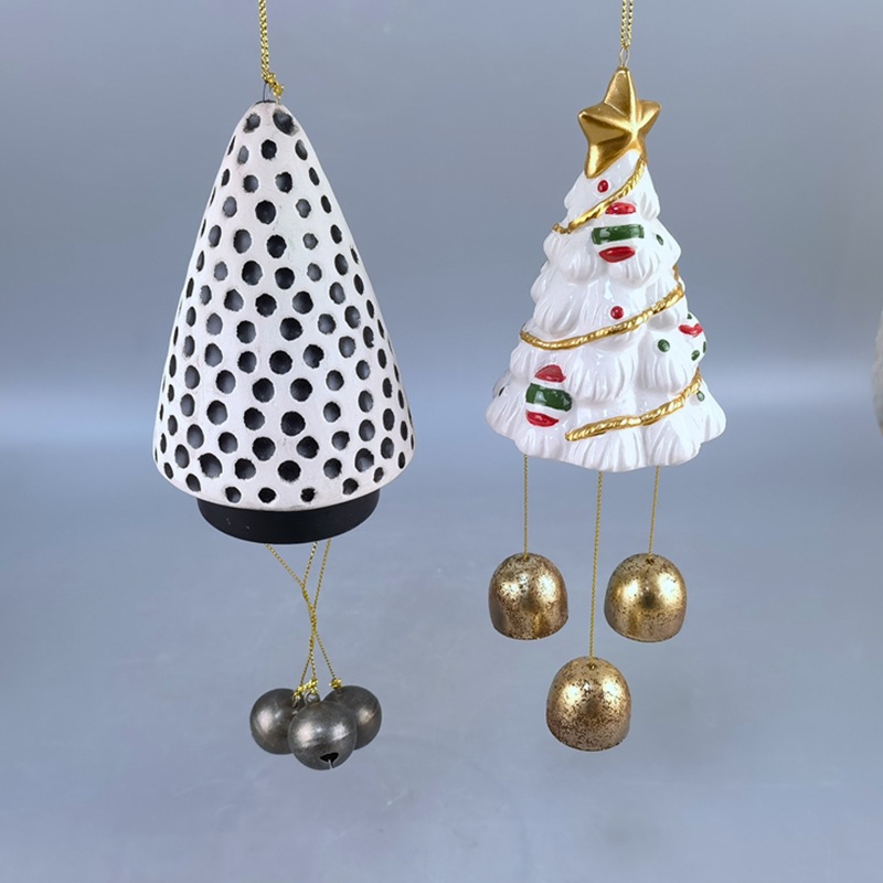 Campanas de viento de cerámica de Navidad cuidadosamente seleccionadas, adornos en forma de árbol de Navidad, colgantes de dormitorio, colgantes de balcón, campanas pequeñas, regalos de cumpleaños