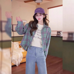 韓国系のカジュアルでゆったりしていて、やせている格子の長袖のシャツ2025夏の新型の甘美な百合の小さい人の年齢の上着を減らします。