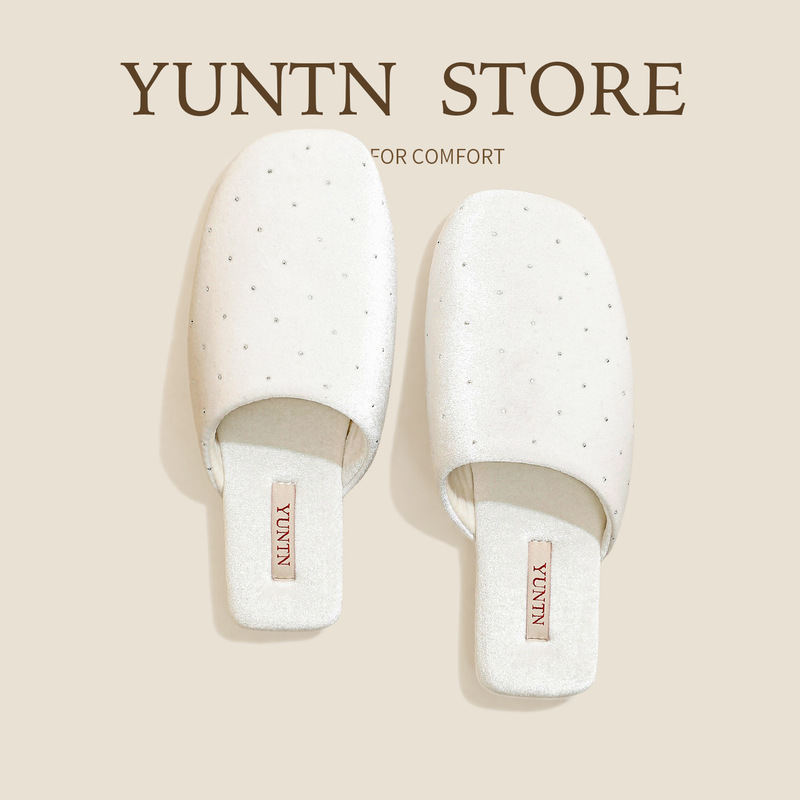 Yuntuan Winter New Fashion Rhinestone Home Aesthetic Accessible Luxury Skin-Friendly Velvet Cotton Slippers Women's Indoor Non-Slip Home Yuntuan Winter New Fashion Rhinestone Home Aesthetic Accessible Luxury Skin-Friendly Velvet Cotton Slippers Women's Indoor Non-Slip Home