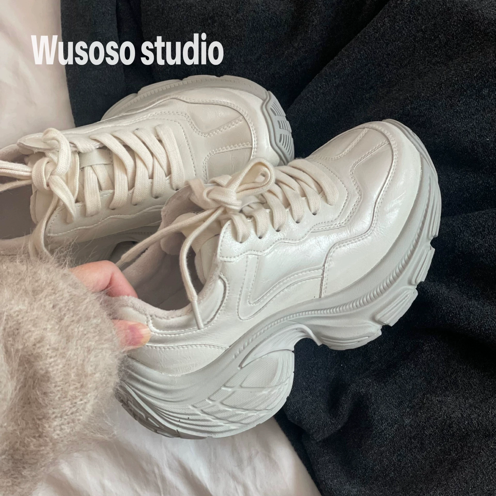 Суперпопулярные женские туфли для папы с кожаной отделкой, осень-зима 2024, новые кроссовки для бега на толстой подошве в стиле ретро в гонконгском стиле