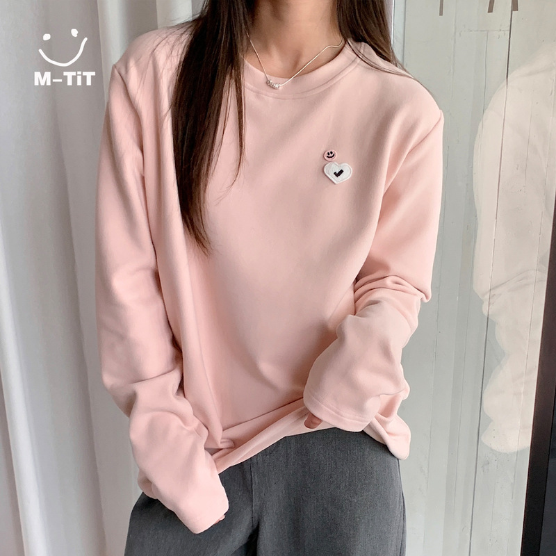 New autumn and winter heart logo long-sleeve top for women, loose fit, slimming, solid color, casual T-shirt, bulk customization New autumn and winter heart logo long-sleeve top for women, loose fit, slimming, solid color, casual T-shirt, bulk customization