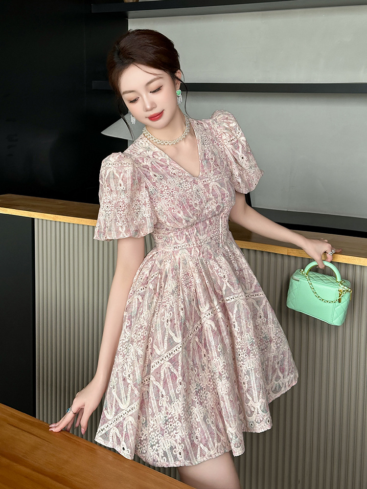 Đầm maxi nữ thắt eo cổ chữ V tay phồng họa tiết hoa nhí — Hồng tử