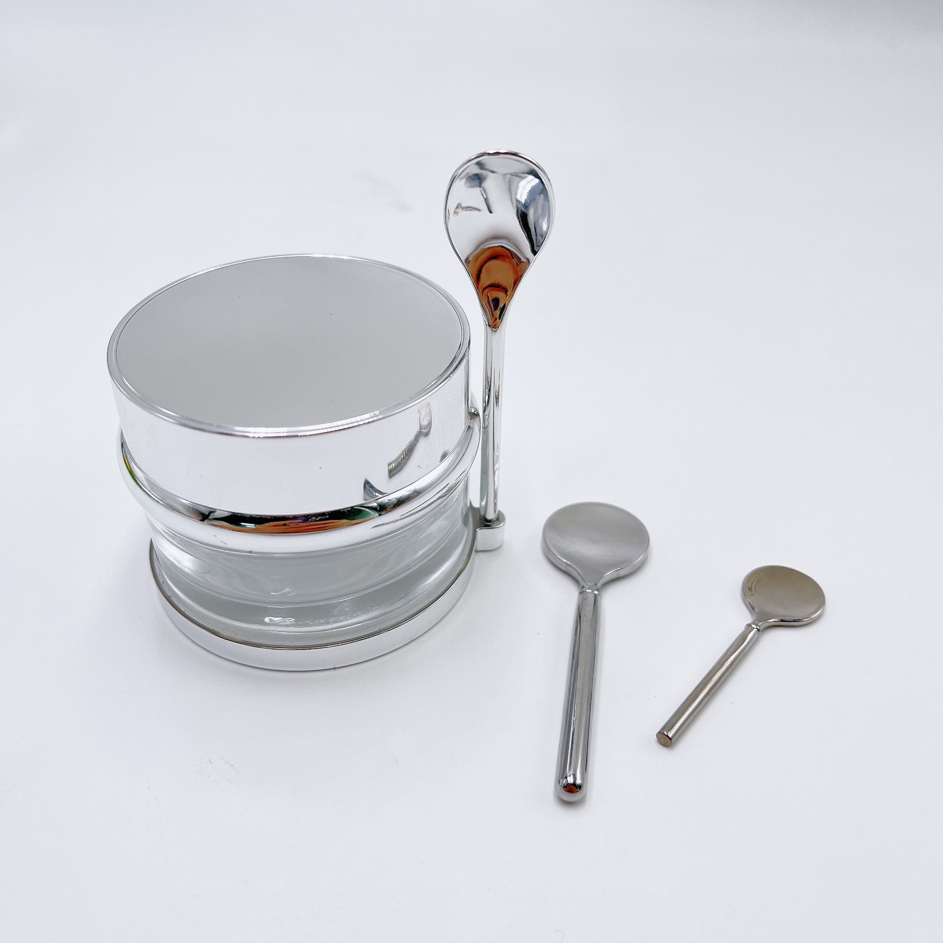 Plastic scoop