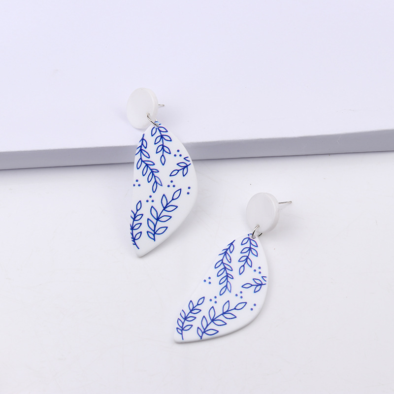 18g Weight Drop Earrings Classification 1 Pair Quantity Daily Occasion Acrylic Material Flower Pattern Women'S Gender Stoving Varnish Design Retro Style 1 Pair Retro Flower Stoving Varnish Arylic Drop Earrings 无