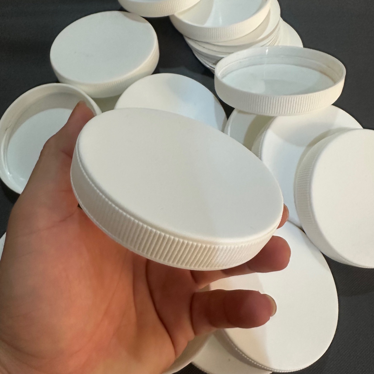 93牙410广口单层盖内经92盖子瓶口外径92毫米pp单层旋盖膏霜乳盖