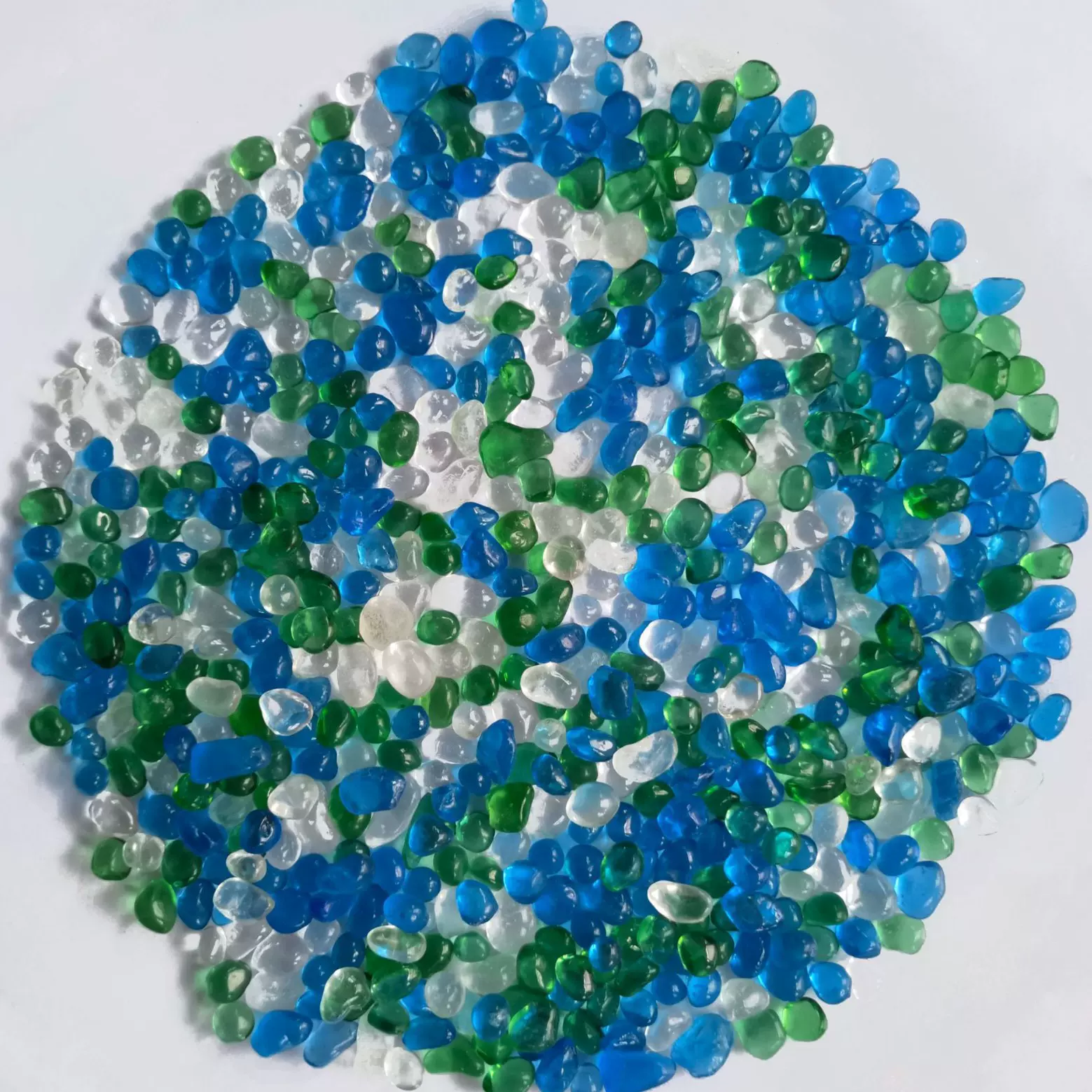 绿蓝混配出口水族馆彩色玻璃珠游泳池铺地鱼缸造景亚马逊爆款