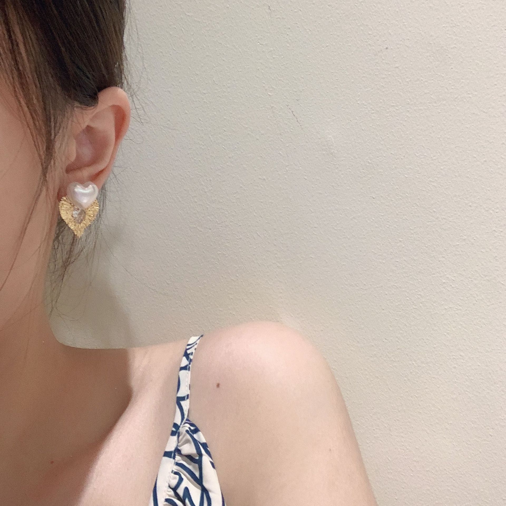 Pearl Inlay Material Ear Studs Classification 1 Pair Simple Style Commute Heart Shape Inlay Alloy Pearl Ear Studs