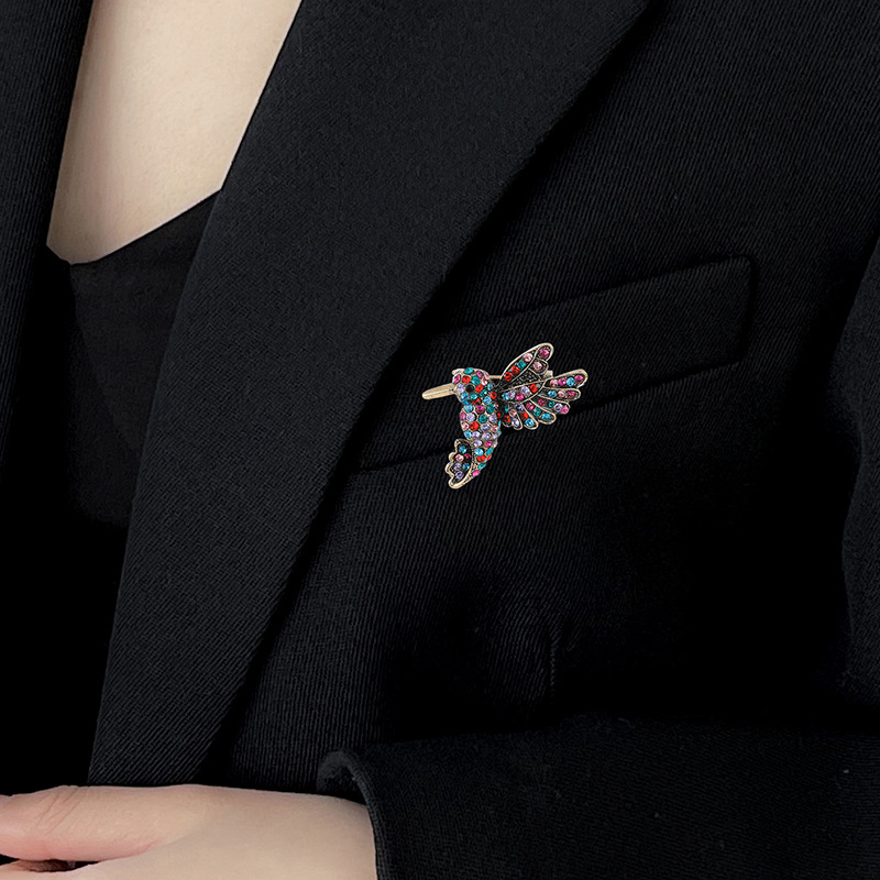 Spilla a forma di uccello con strass accessorio elegante animale_voghion.com