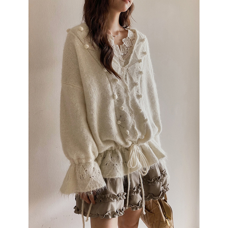 【Rongxue Tanghua】Geming Retro Crochet Hollow V-Neck Knit Sweater Autumn New Commuter Top N519C 【Rongxue Tanghua】Geming Retro Crochet Hollow V-Neck Knit Sweater Autumn New Commuter Top N519C
