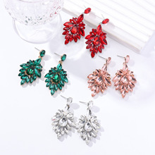 �¿�W���r�кϽ�����ë�߼��ж��Ů������|�͹��L���¶���Ů