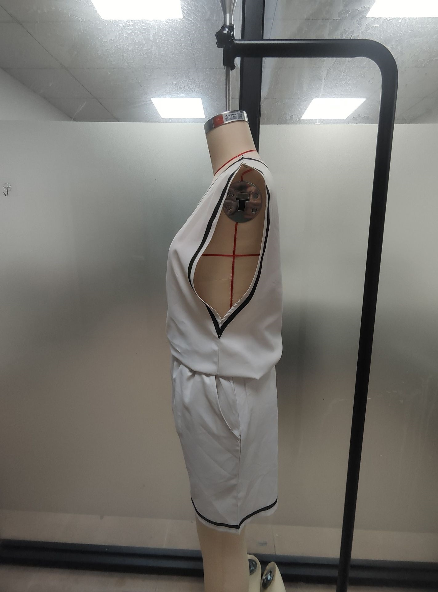 Women's V Neck Vest And Shorts Set Casual Two Piece Solid Color Vacation Style_ecoleips.com