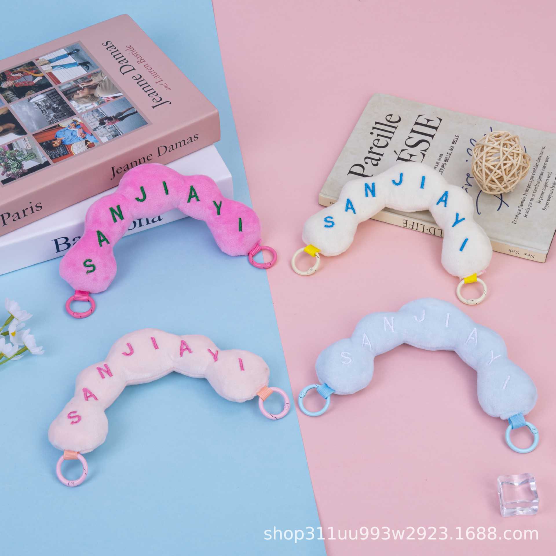 New Fashion Versatile Phone Cloud Lanyard for Girls 2025 Embroidered Letter Cotton-Filled Handle Strap Bag Accessory
