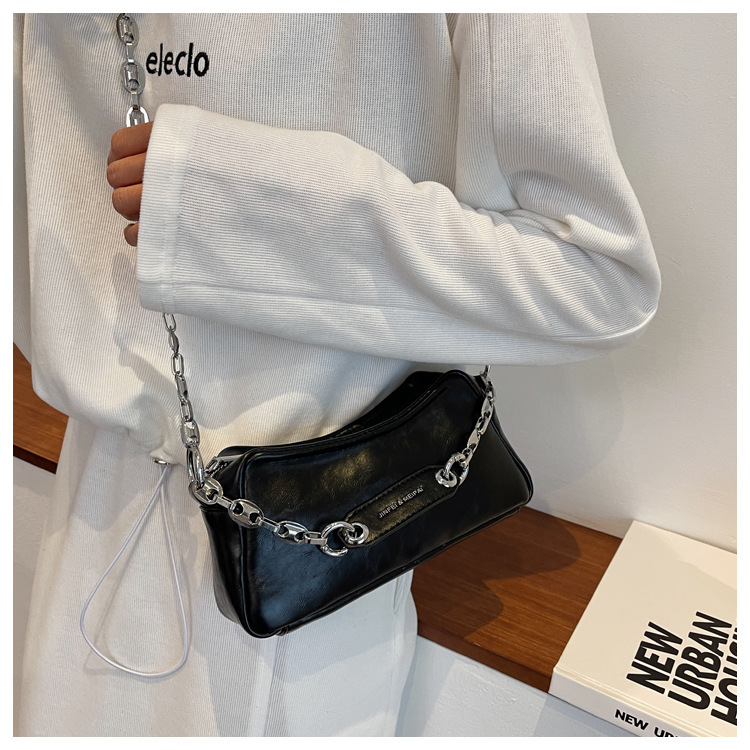 Fashion Pu Women's Chain Large Capacity New Portable Shoulder Messenger Bag 23.5*11*7.5cm display picture 2